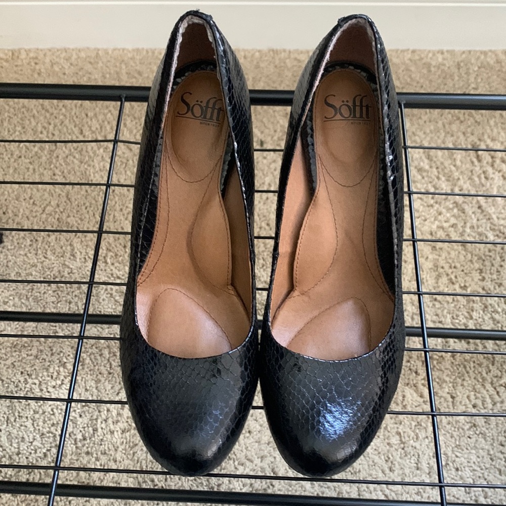 Sofft black heels
